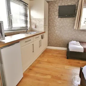 Gloucester Road By Roomsbooked - Free Parking Cheltenham